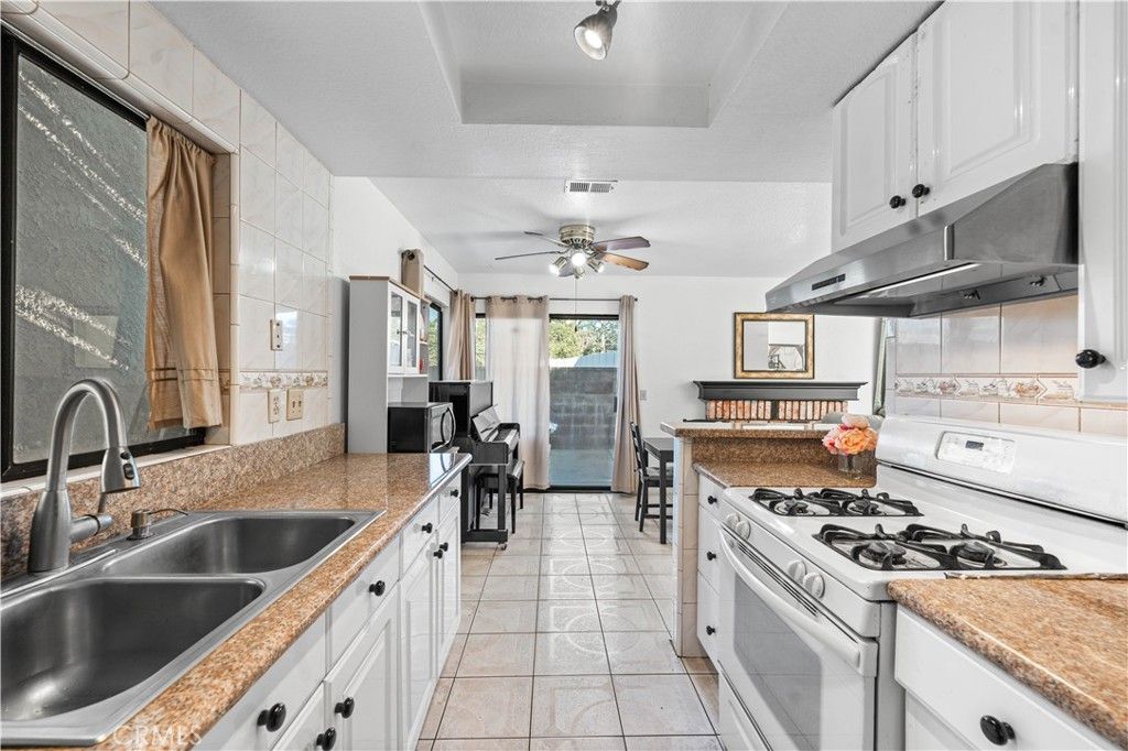 3221 Vineland 8, Baldwin Park, CA 91706