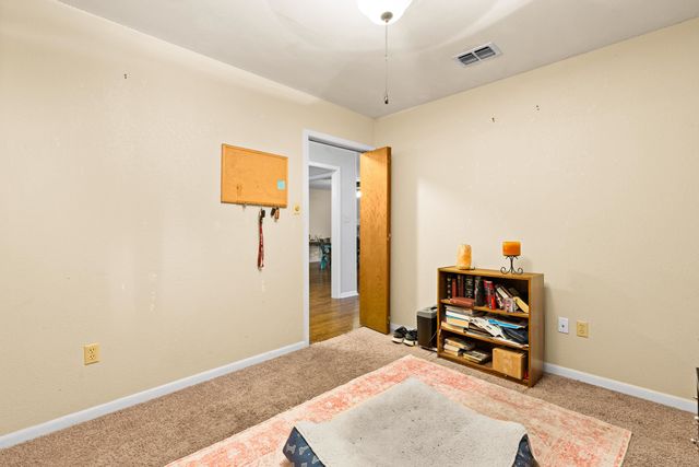 106 E Gladiola, White Oak, TX 75693