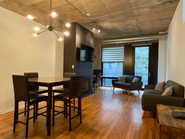 1070 W 15th Street 204, Chicago, IL 60608