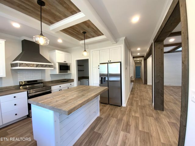 436 Pilot Mountain Rd, Lancing, TN 37770