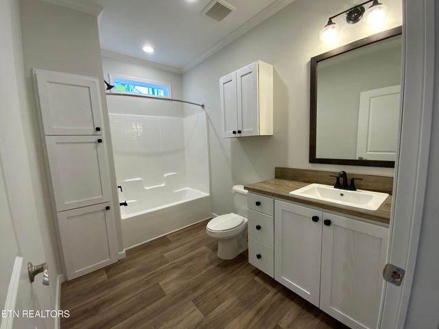 436 Pilot Mountain Rd, Lancing, TN 37770