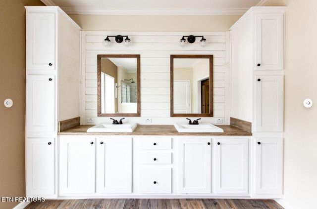 436 Pilot Mountain Rd, Lancing, TN 37770