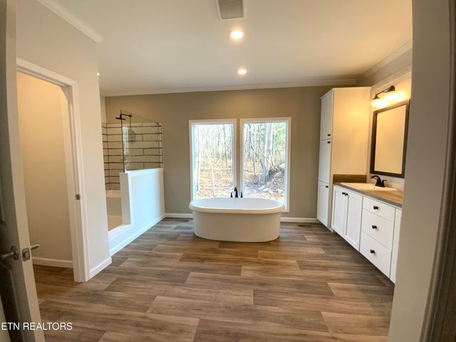 436 Pilot Mountain Rd, Lancing, TN 37770