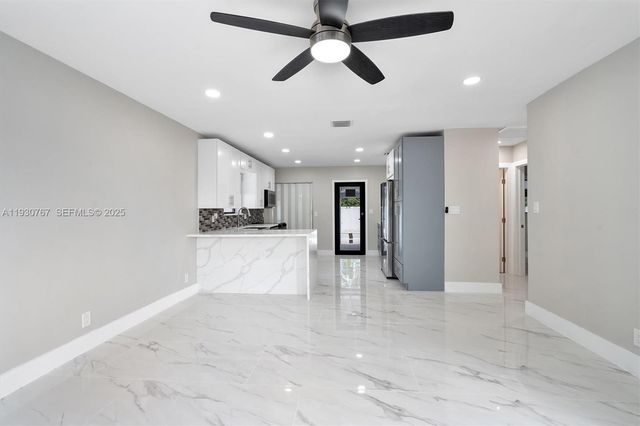 1815 N 27th Ave, Hollywood, FL 33020