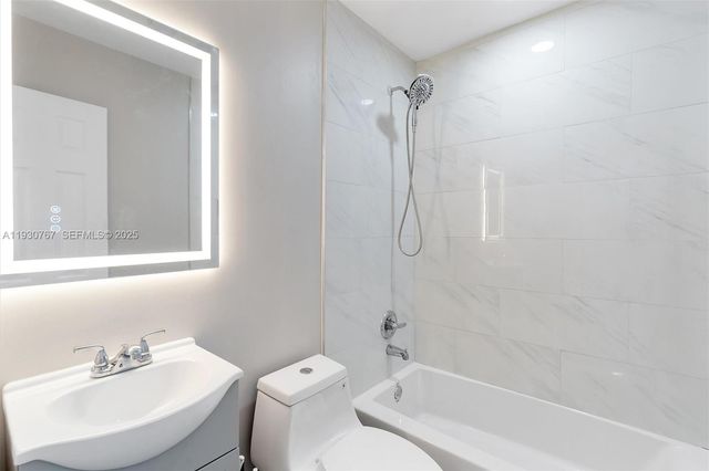 1815 N 27th Ave, Hollywood, FL 33020