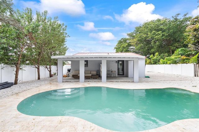 1815 N 27th Ave, Hollywood, FL 33020