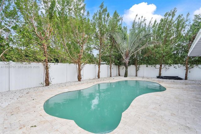 1815 N 27th Ave, Hollywood, FL 33020