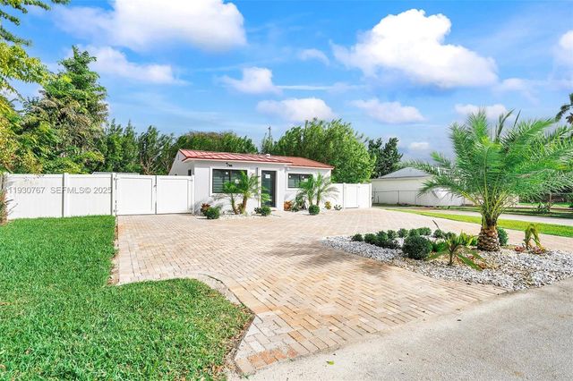 1815 N 27th Ave, Hollywood, FL 33020