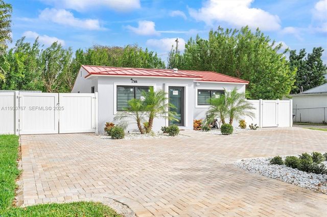 1815 N 27th Ave, Hollywood, FL 33020