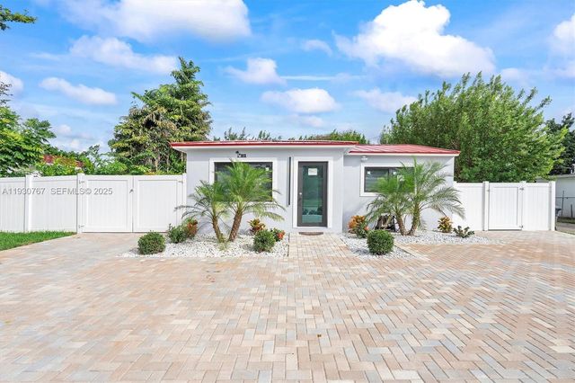 1815 N 27th Ave, Hollywood, FL 33020