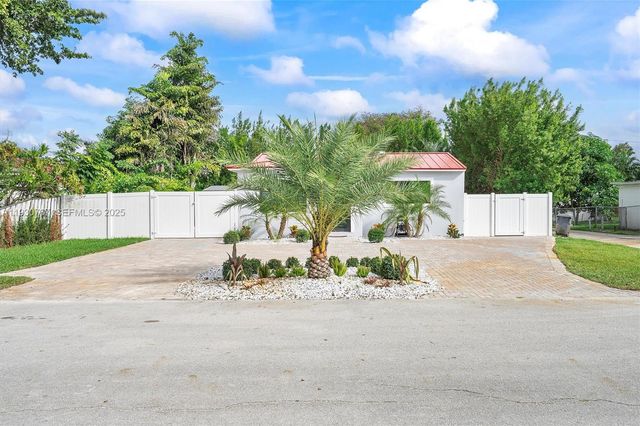 1815 N 27th Ave, Hollywood, FL 33020