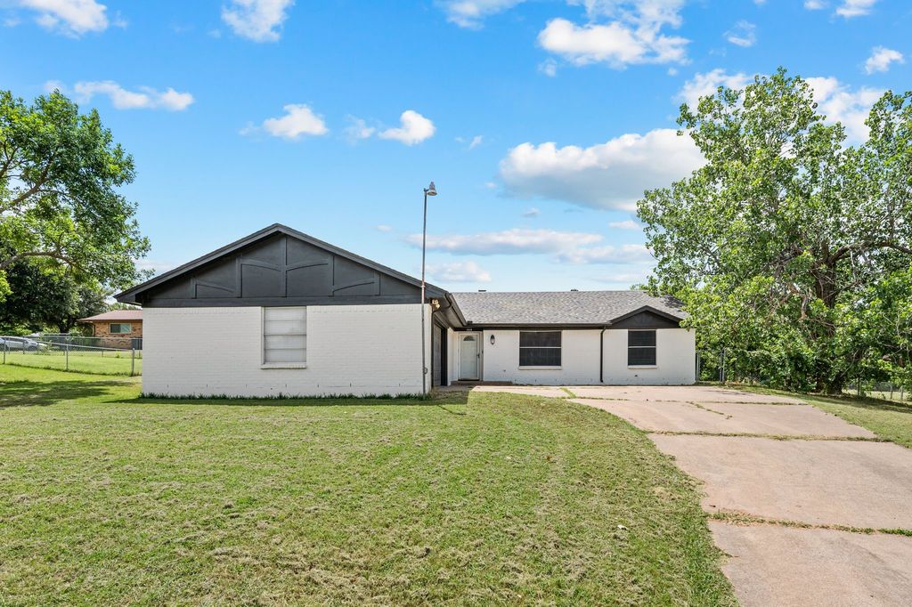 103 Park Trail Place, Joshua, TX 76058 — exterior