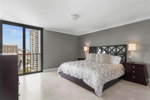 19667 Turnberry Way 14E, Aventura, FL 33180