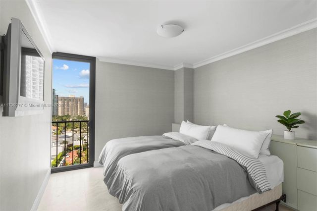 19667 Turnberry Way 14E, Aventura, FL 33180