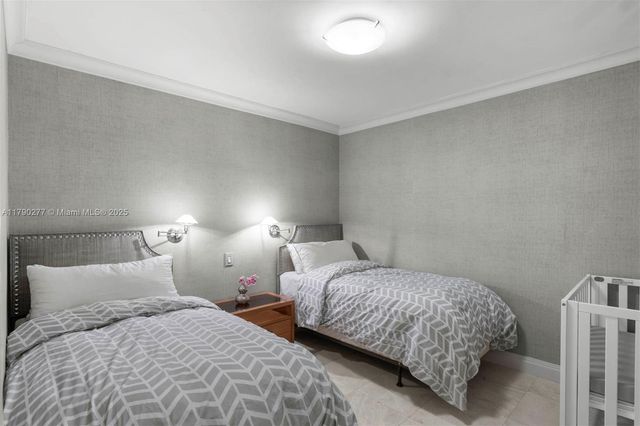 19667 Turnberry Way 14E, Aventura, FL 33180