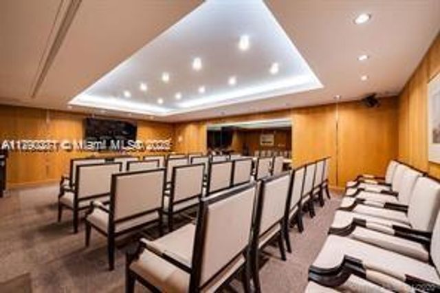 19667 Turnberry Way 14E, Aventura, FL 33180