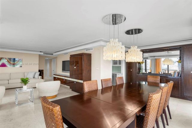 19667 Turnberry Way 14E, Aventura, FL 33180