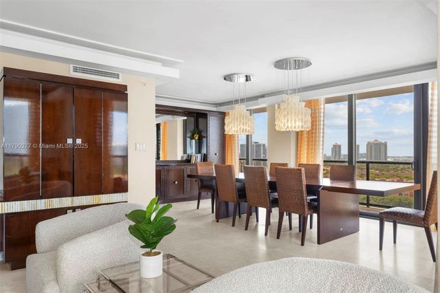 19667 Turnberry Way 14E, Aventura, FL 33180