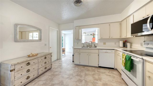 256 EIDER ROAD, Venice, FL 34293