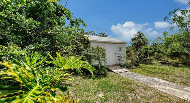 256 EIDER ROAD, Venice, FL 34293