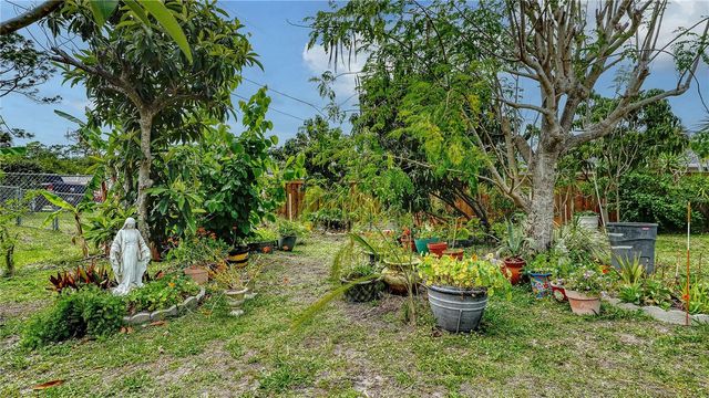 256 EIDER ROAD, Venice, FL 34293