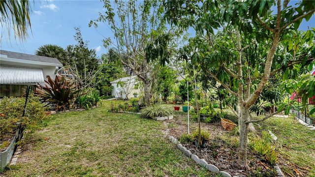 256 EIDER ROAD, Venice, FL 34293