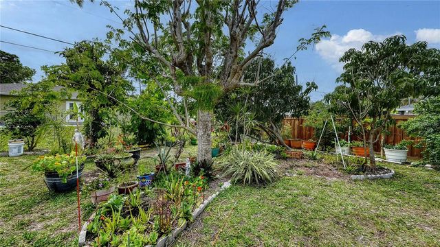 256 EIDER ROAD, Venice, FL 34293