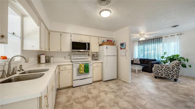 256 EIDER ROAD, Venice, FL 34293