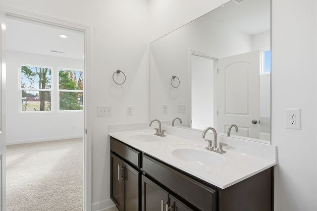 1307 Kristopher Dr, Lebanon, TN 37087