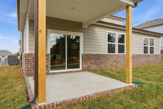 1307 Kristopher Dr, Lebanon, TN 37087