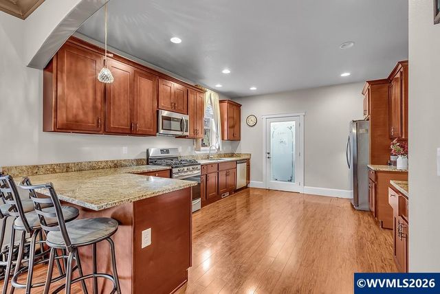 2652 Hoo Doo Dr NW, Salem, OR 97304