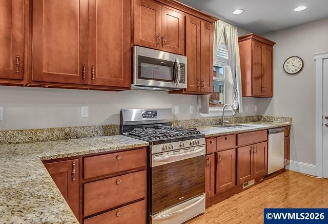 2652 Hoo Doo Dr NW, Salem, OR 97304