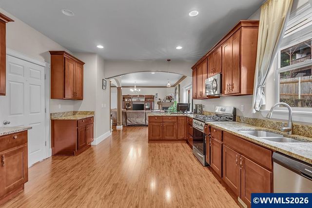 2652 Hoo Doo Dr NW, Salem, OR 97304