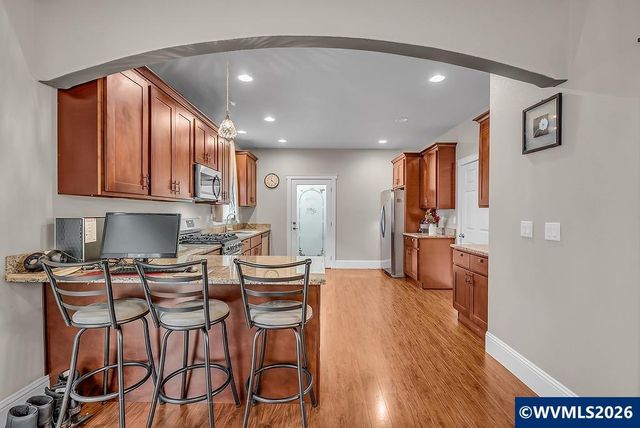 2652 Hoo Doo Dr NW, Salem, OR 97304