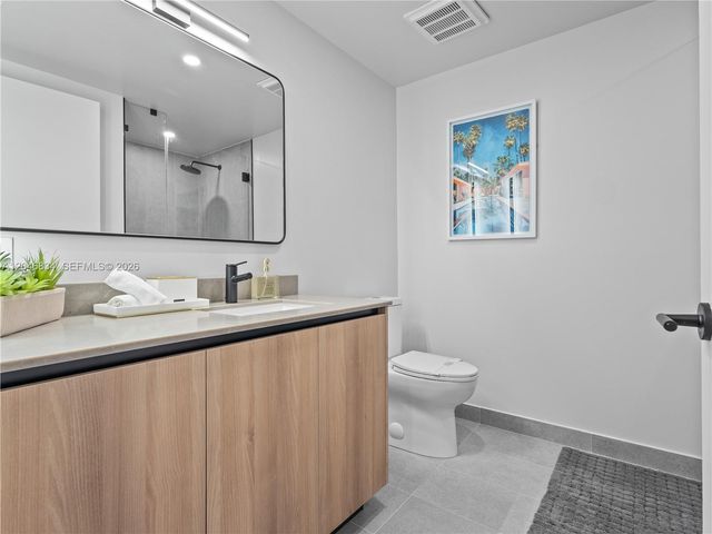 121 NE 5th Street 504, Miami, FL 33132