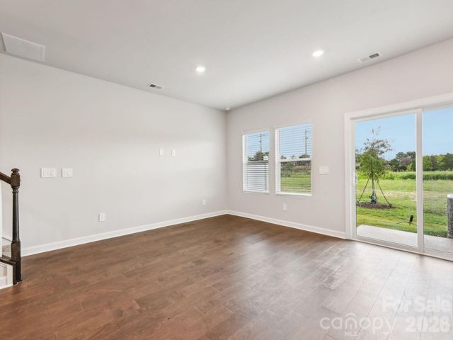 9016 Foggy Brook Loop, Charlotte, NC 28216