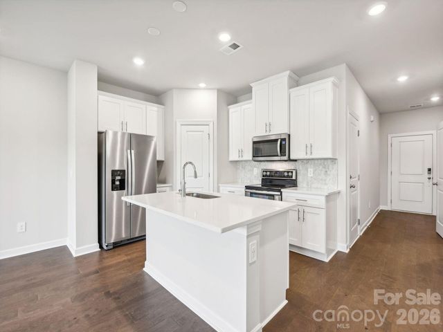 9016 Foggy Brook Loop, Charlotte, NC 28216