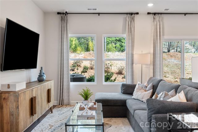 9016 Foggy Brook Loop, Charlotte, NC 28216