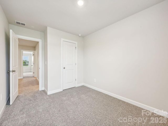 9016 Foggy Brook Loop, Charlotte, NC 28216