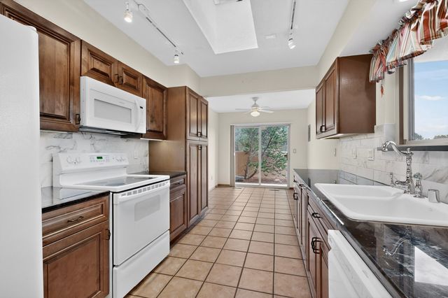 279 Loma Entrada, Santa Fe, NM 87501