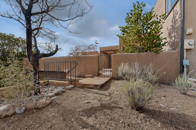 279 Loma Entrada, Santa Fe, NM 87501