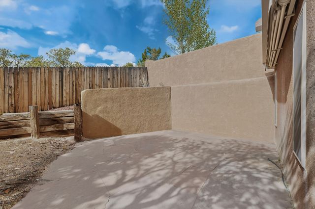 279 Loma Entrada, Santa Fe, NM 87501
