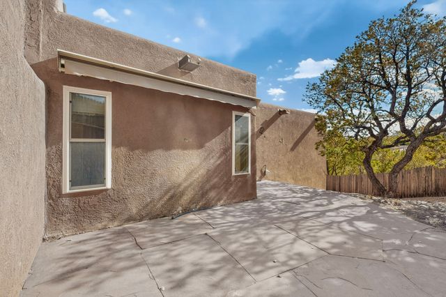 279 Loma Entrada, Santa Fe, NM 87501