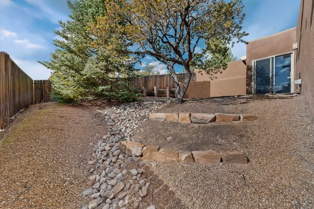 279 Loma Entrada, Santa Fe, NM 87501