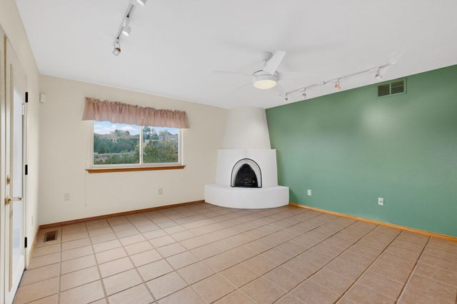 279 Loma Entrada, Santa Fe, NM 87501