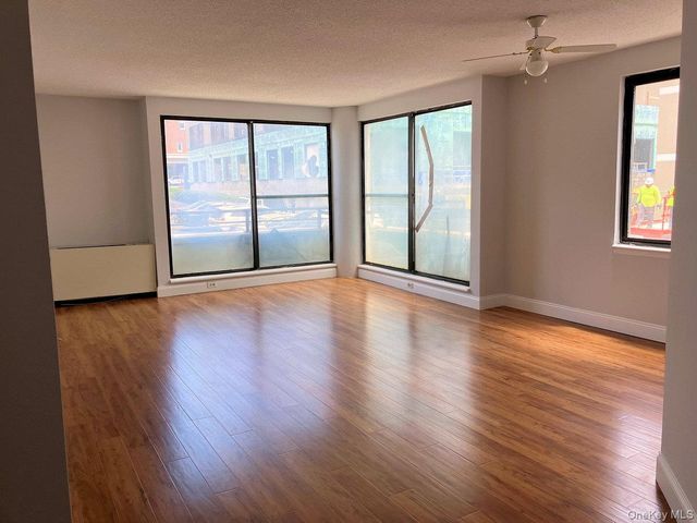 10 Cottage Place 2E, White Plains, NY 10601