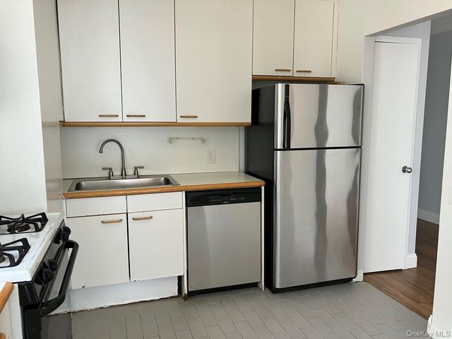 10 Cottage Place 2E, White Plains, NY 10601
