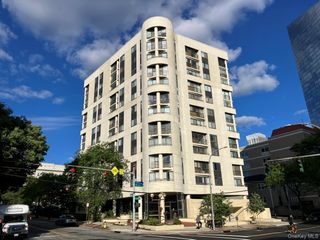 10 Cottage Place 2E, White Plains, NY 10601
