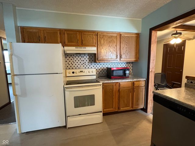 8772 E State Road 42, Poland, IN 47868