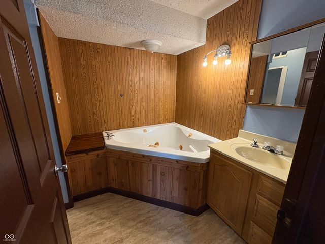 8772 E State Road 42, Poland, IN 47868